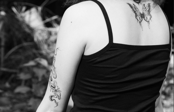 Group of tattooed Filipinas